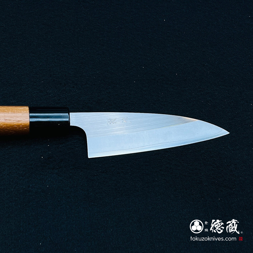 AUS8 Small knife with walnut handle