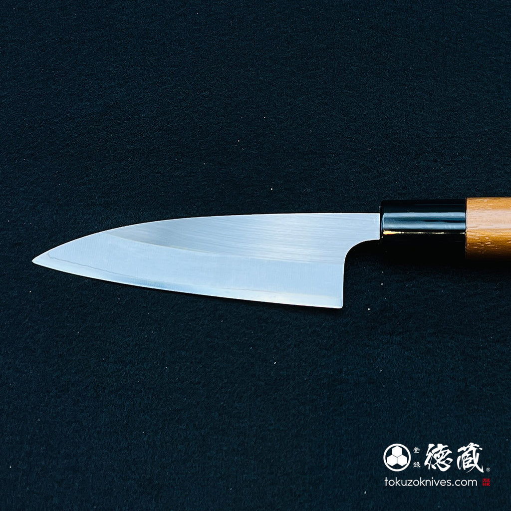 AUS8 Small knife with walnut handle