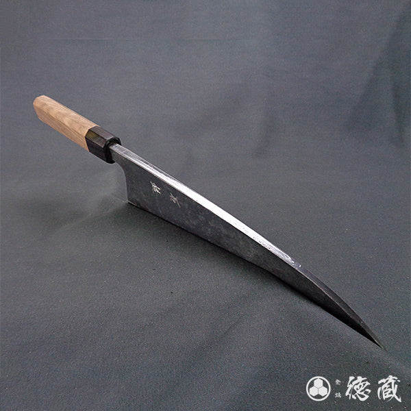 青二　黒打仕上　出刃包丁　クルミ柄